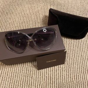 Authentic Tom Ford sunglasses w/ case, box, cards